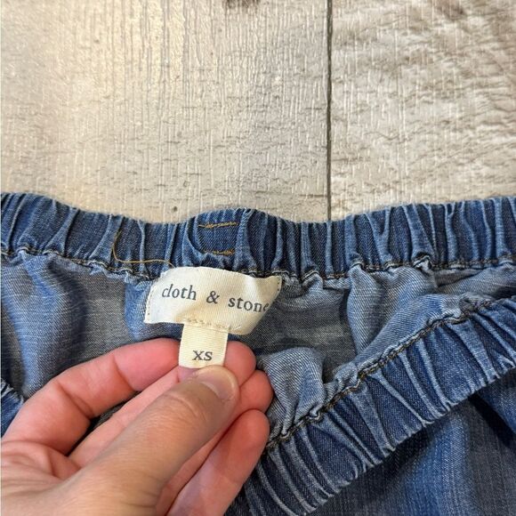 Cloth & Stone Denim Off The Shoulder Blouse - Picture 2 of 3